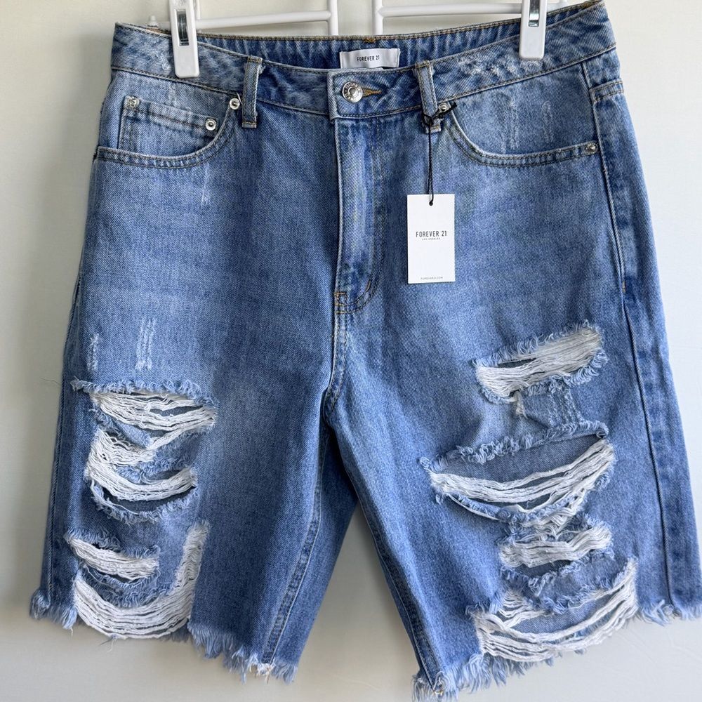 Forever 21 NWT High Rise Distressed Denim Shorts Raw Hem Size 28 Longer Length